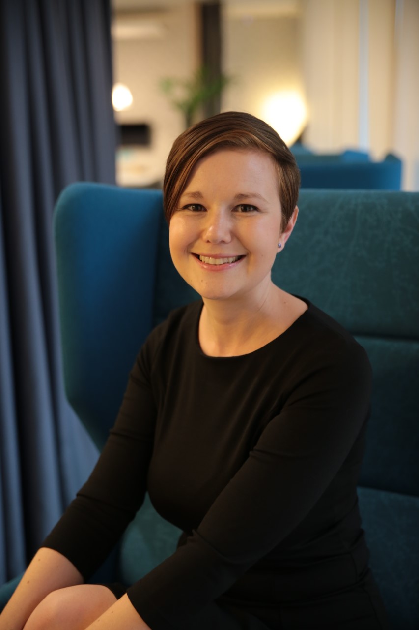 thumbnail_Helen Deverell.jpg